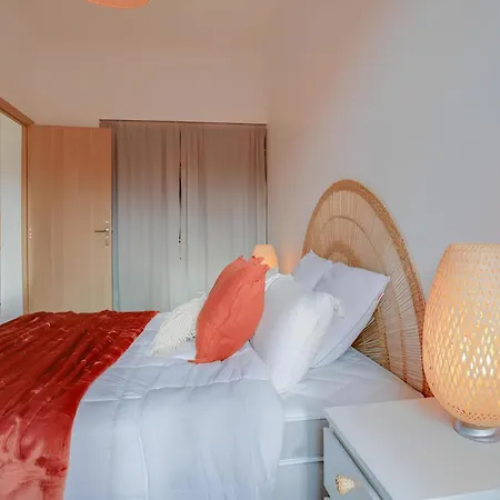 Апартаменты Magnifique Appartement, Plein Centre, Cozy Ментона